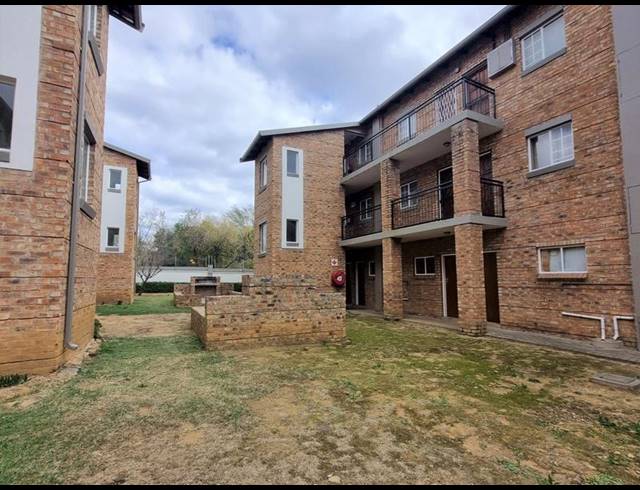 1 BEDROOM APARTMENT FOR SALE IN NEWMARK ESTATE